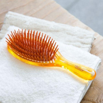 Lược chăm sóc tóc hư tổn Vess Honey& Royal Jelly | Tóc