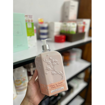 Sữa Dưỡng Thể Hoa Anh Đào Cherry Blossom Shimmering Lotion 500ml