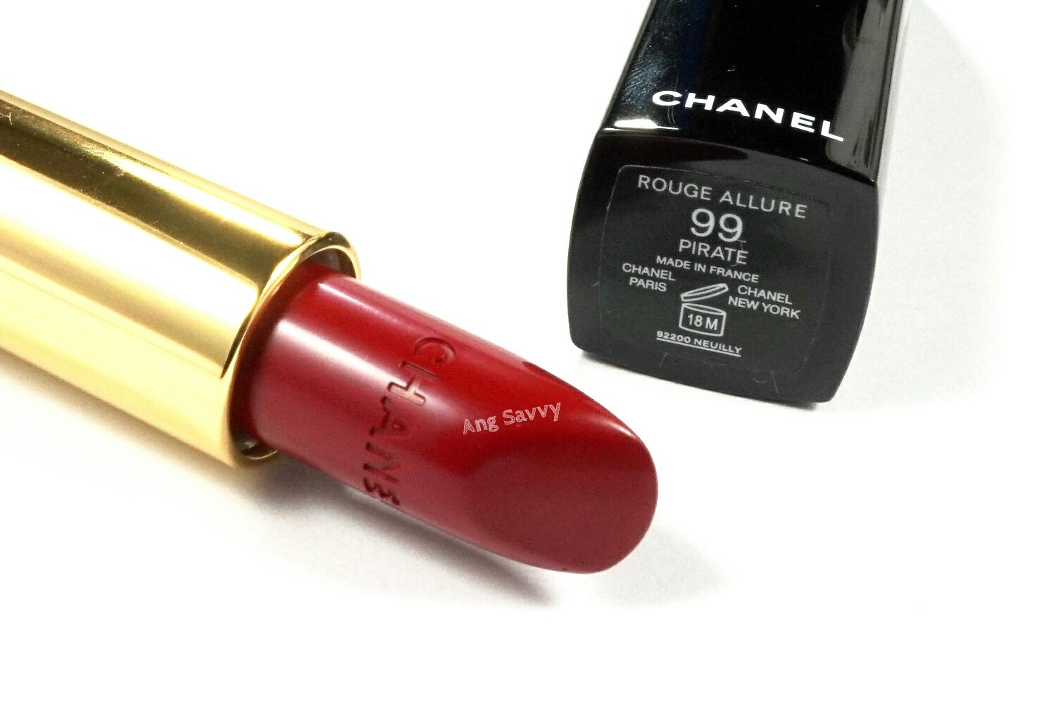 Son Chanel Rouge Allure Velvet Pirate — ảnh chính
