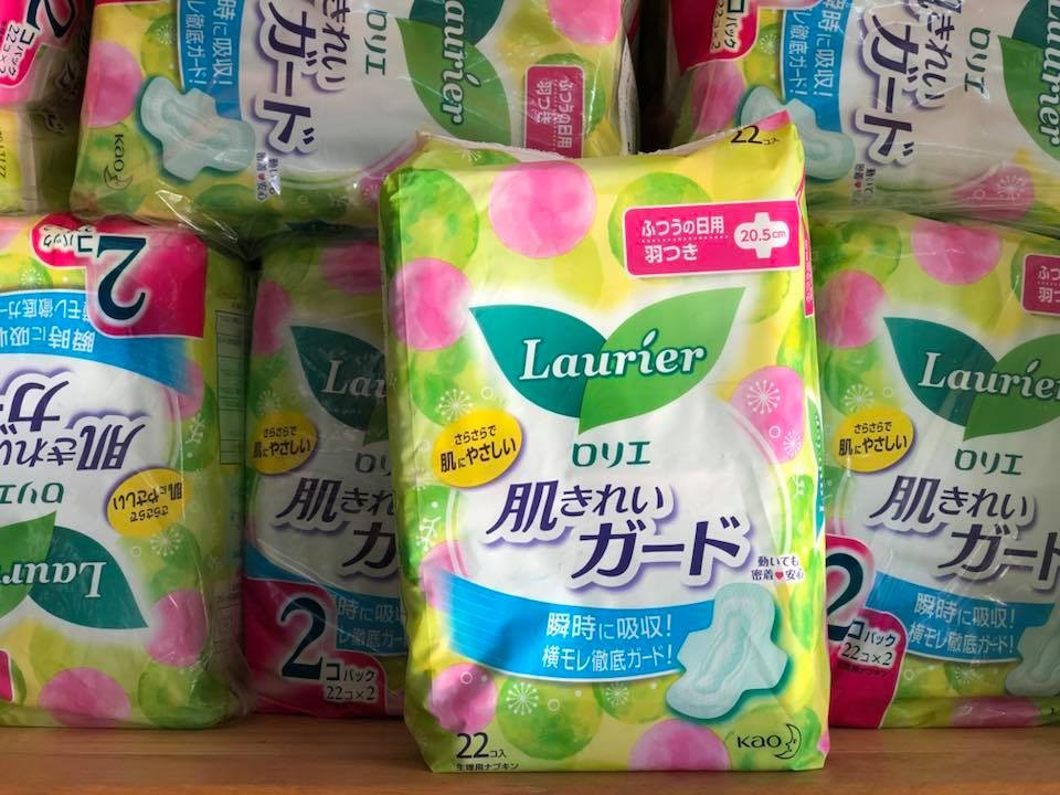 Băng vệ sinh ngày có cánh Laurier Nhật Bản