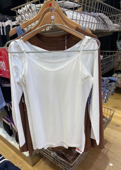 Áo lá Uniqlo — ảnh chính