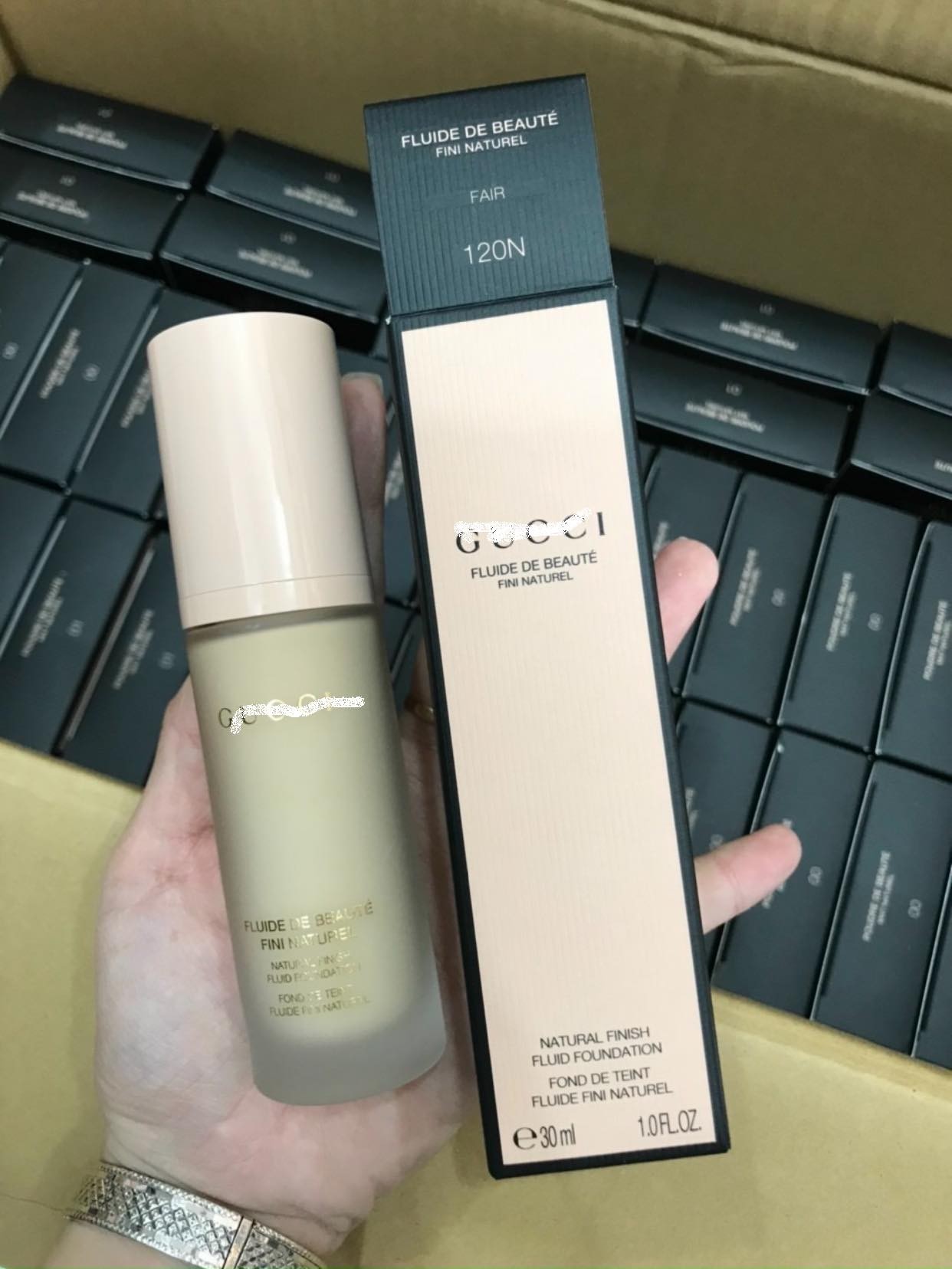 Kem nền Gucci — ảnh chính