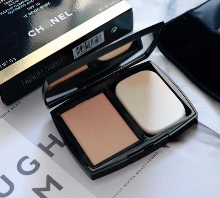 Phấn nền Chanel Vitalumiere Compact Douceur Lightweight Compact SPF10 — ảnh chính