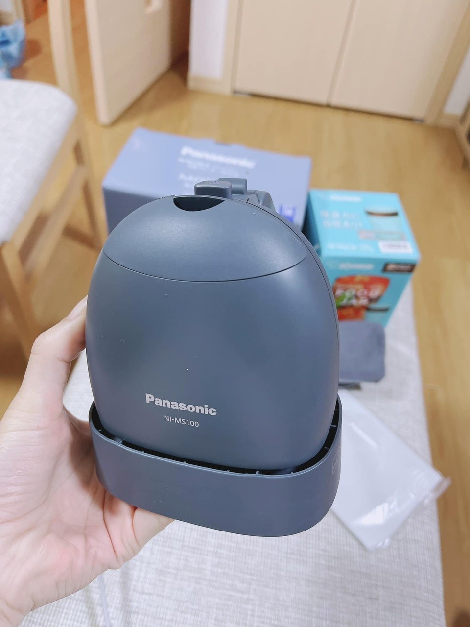 hàng order Bàn ủi hơi nước Panasonic — ảnh 3