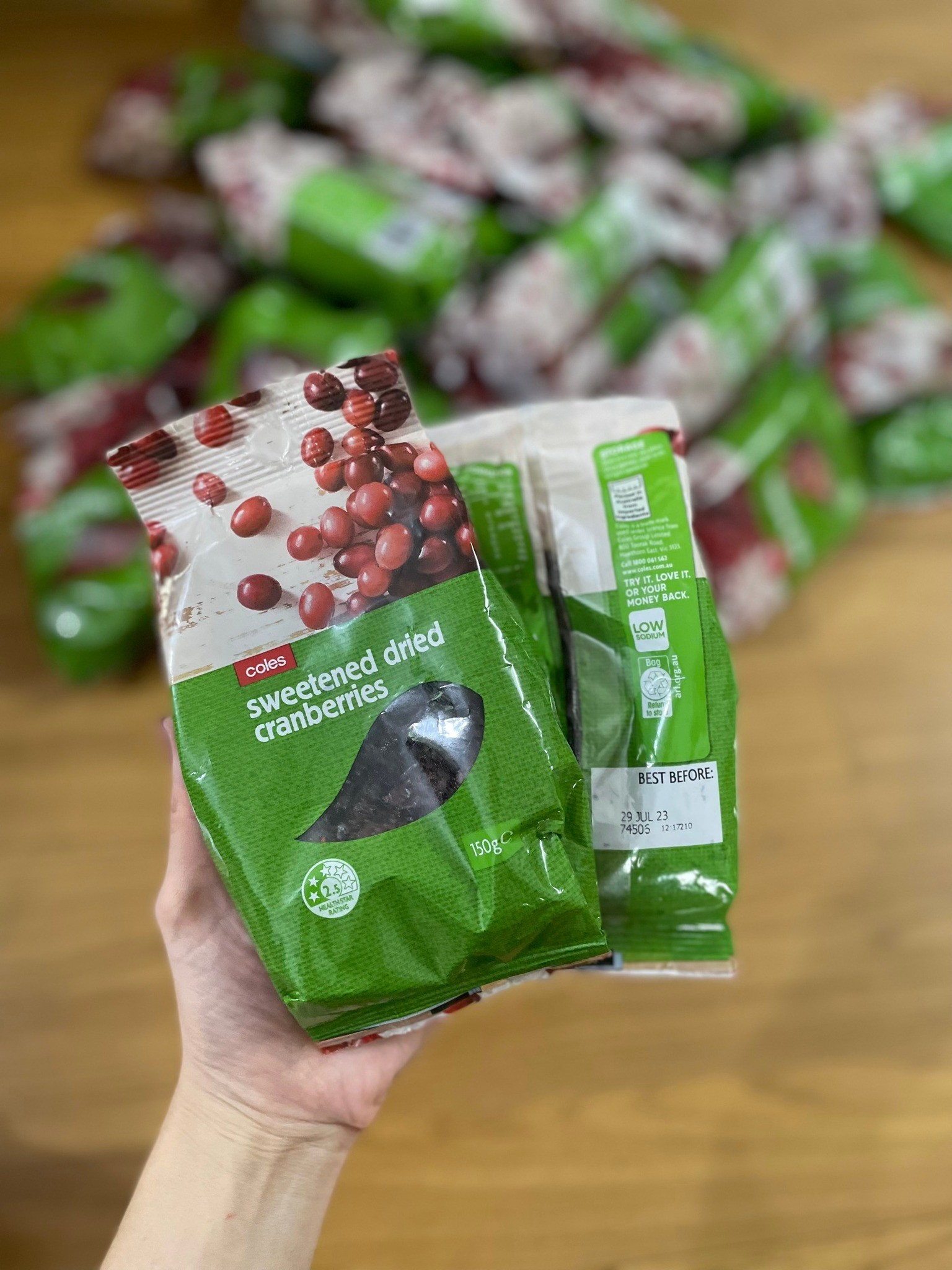 Nam việt quất sấy khô COLES , Úc gói 150gam — ảnh chính