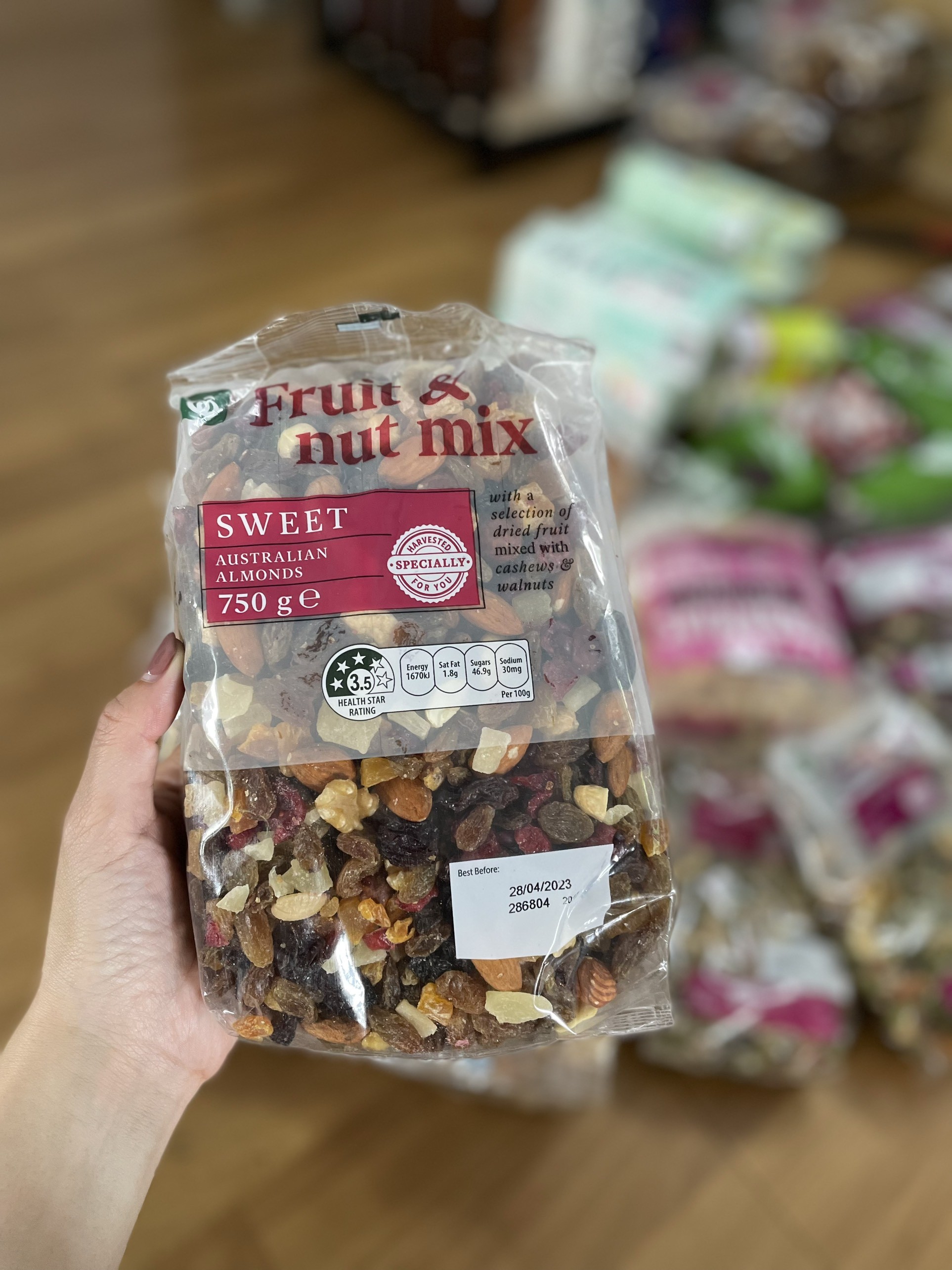 Hàng order Úc- Hạt hạnh nhân óc chó mix cùng trái cây 750g — ảnh chính