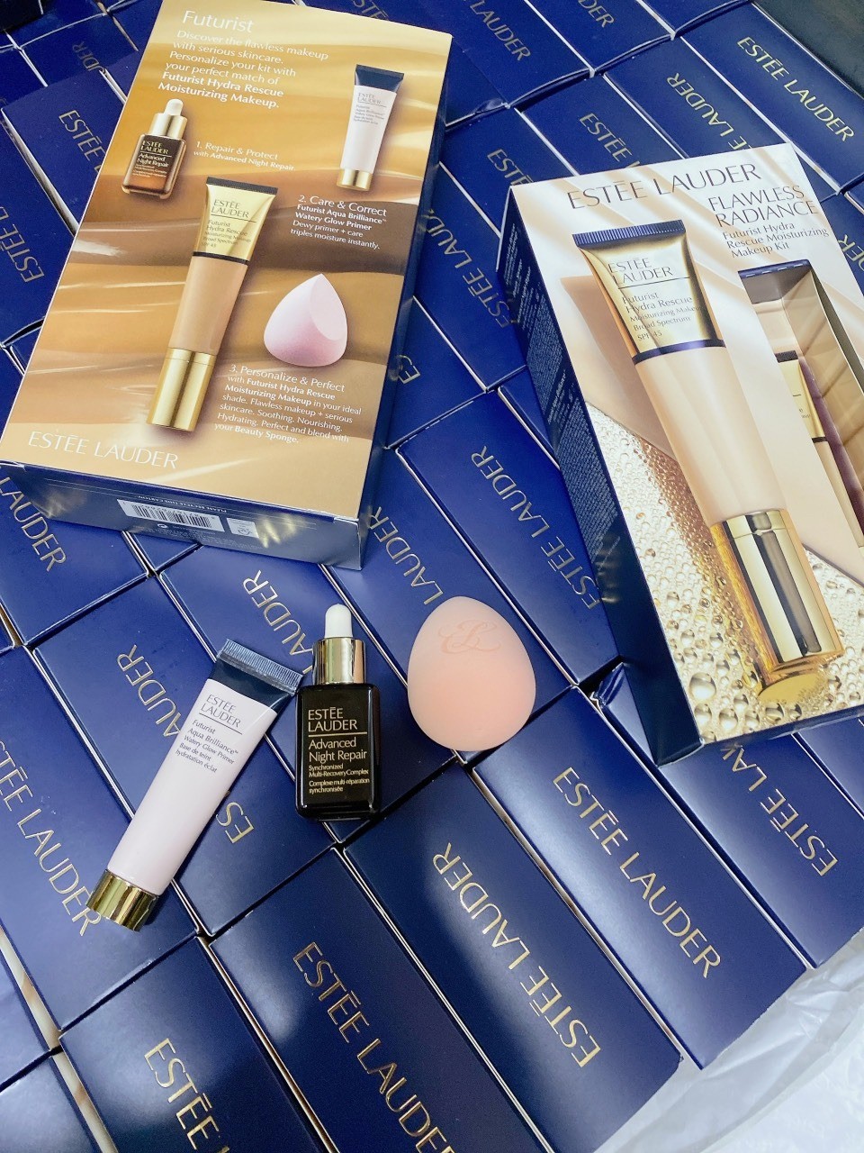 Giftset kem lót- serum-cọ tán Estee Lauder — ảnh chính