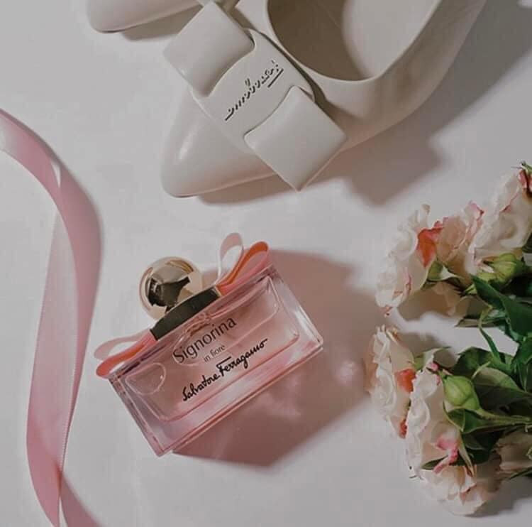 Signorina In Fiore — ảnh chính