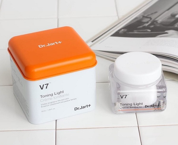 Kem Dưỡng Hỗ Trợ Làm Trắng Da, Giảm Thâm Mụn Dr.Jart+ V7 Toning Light — ảnh chính