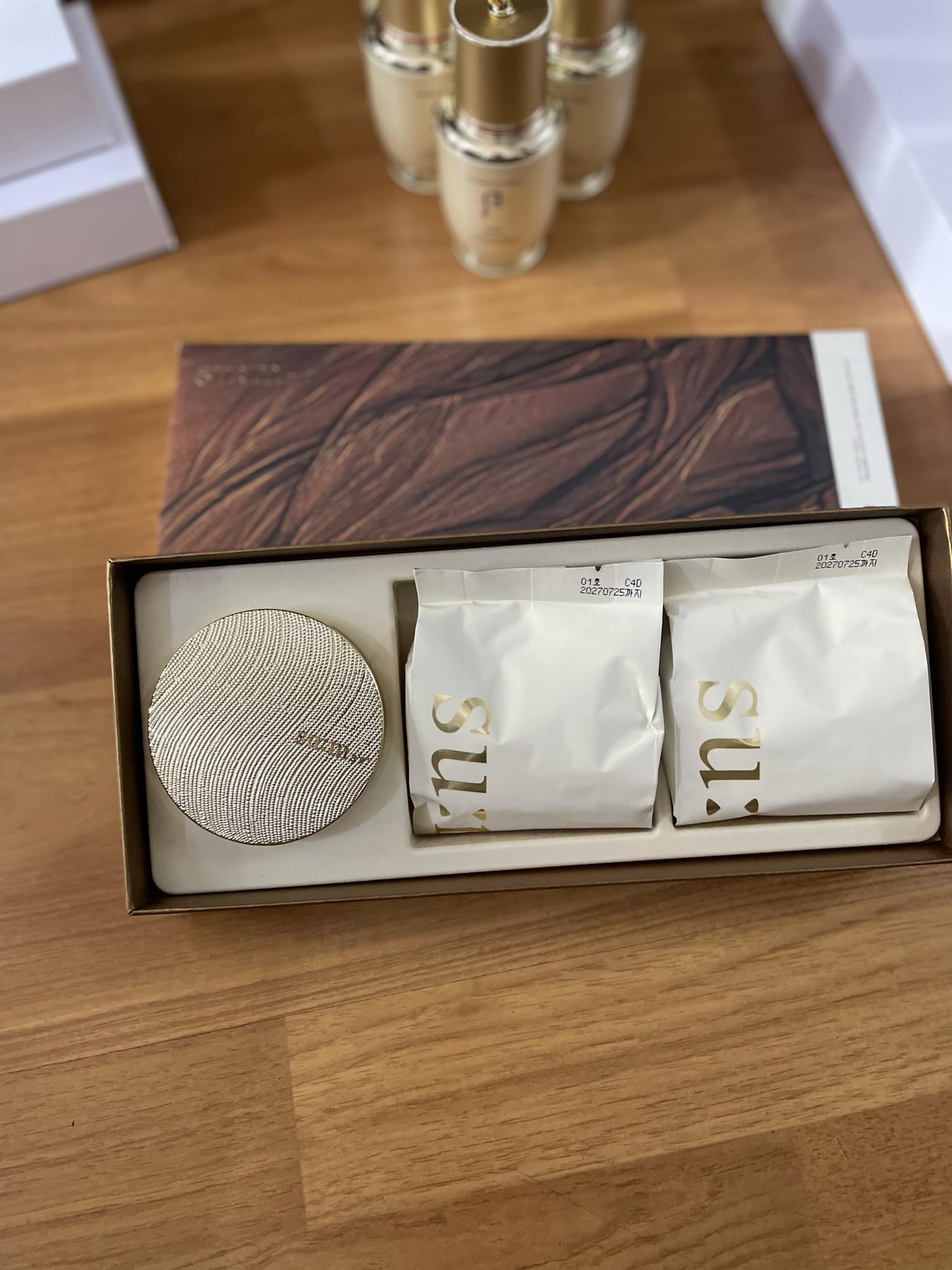 Set Cushion Su:m 37 Losec Summa Gol Cushion SPF50+/ PA+++  — ảnh chính