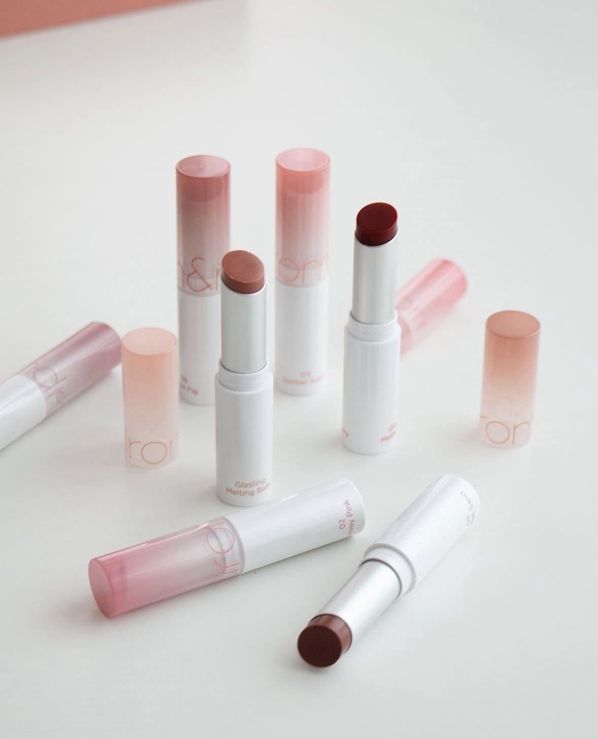 Son dưỡng thuần chay Romand Glasting Melting Balm — ảnh chính