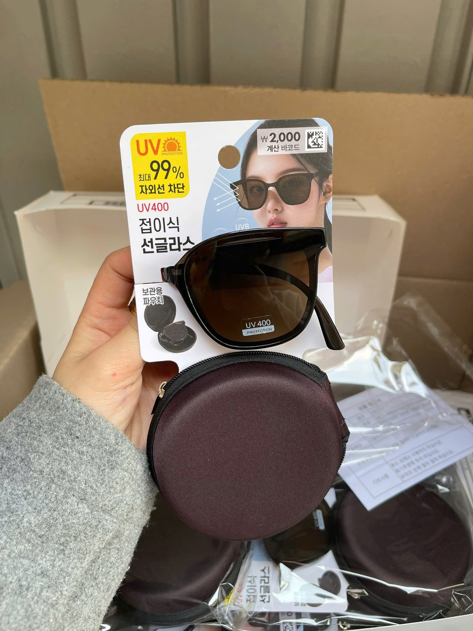 Kính gấp gọn Daiso Hàn