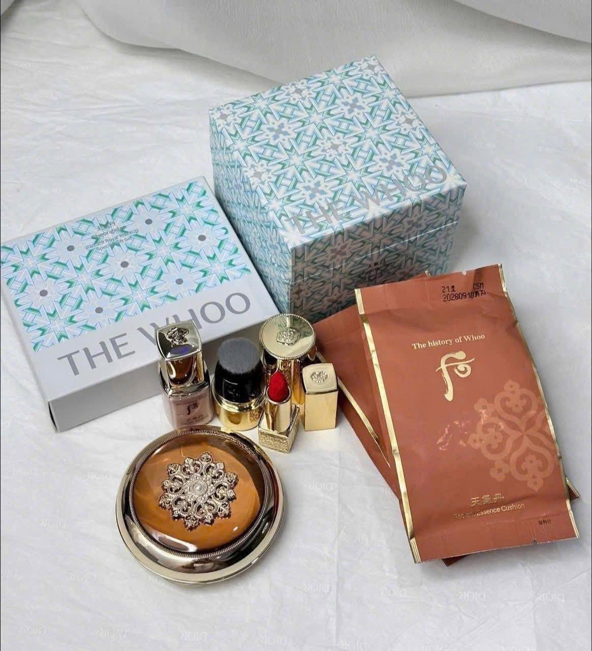 Cushion The History of Whoo Radiant Essence phiên bản giáng sinh