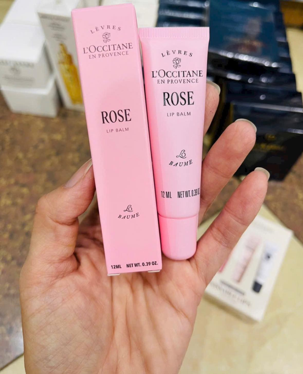 Son dưỡng L’OCCITANE Kissable Lips