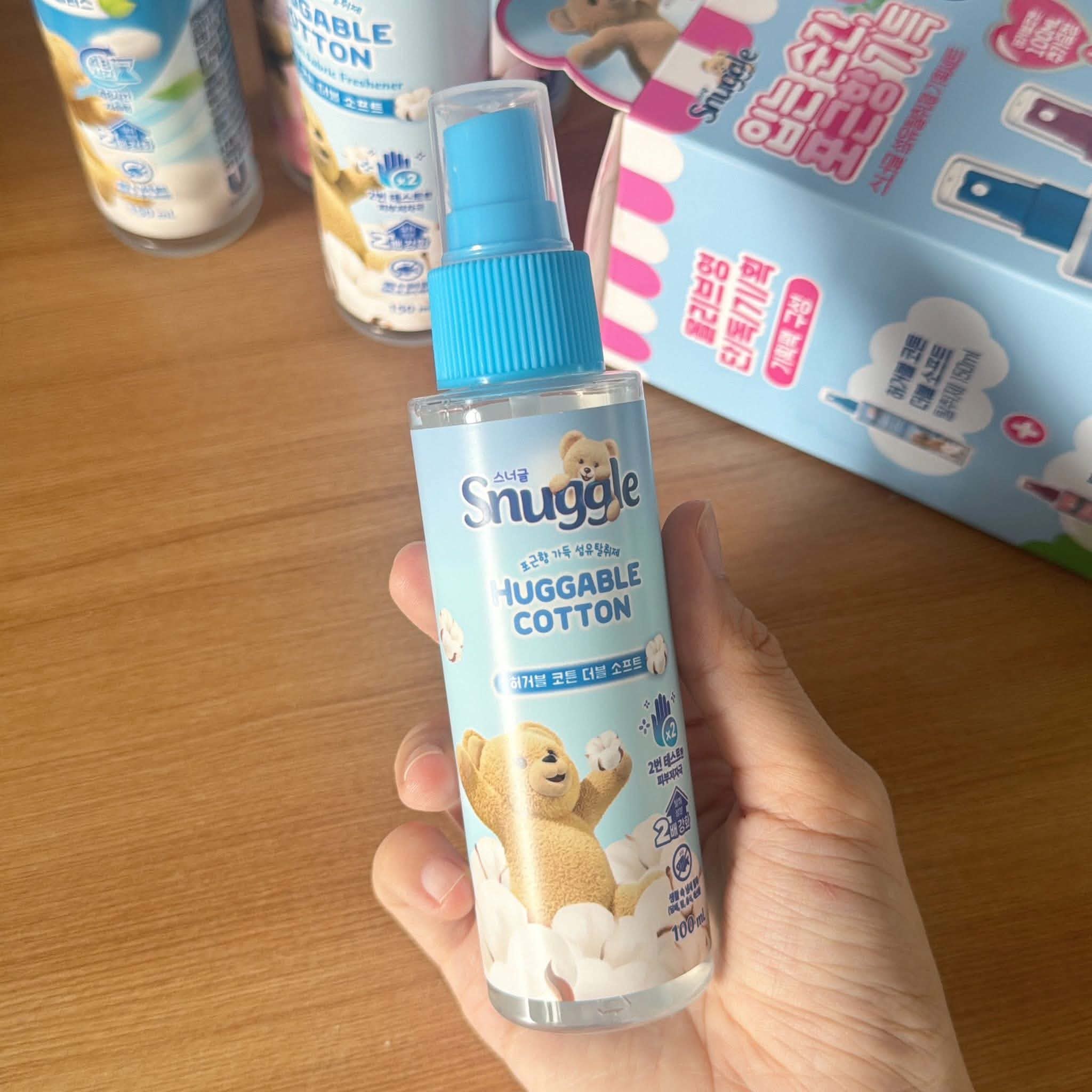 Xịt thơm quần áo gấu bông Snuggle 100ml — ảnh chính