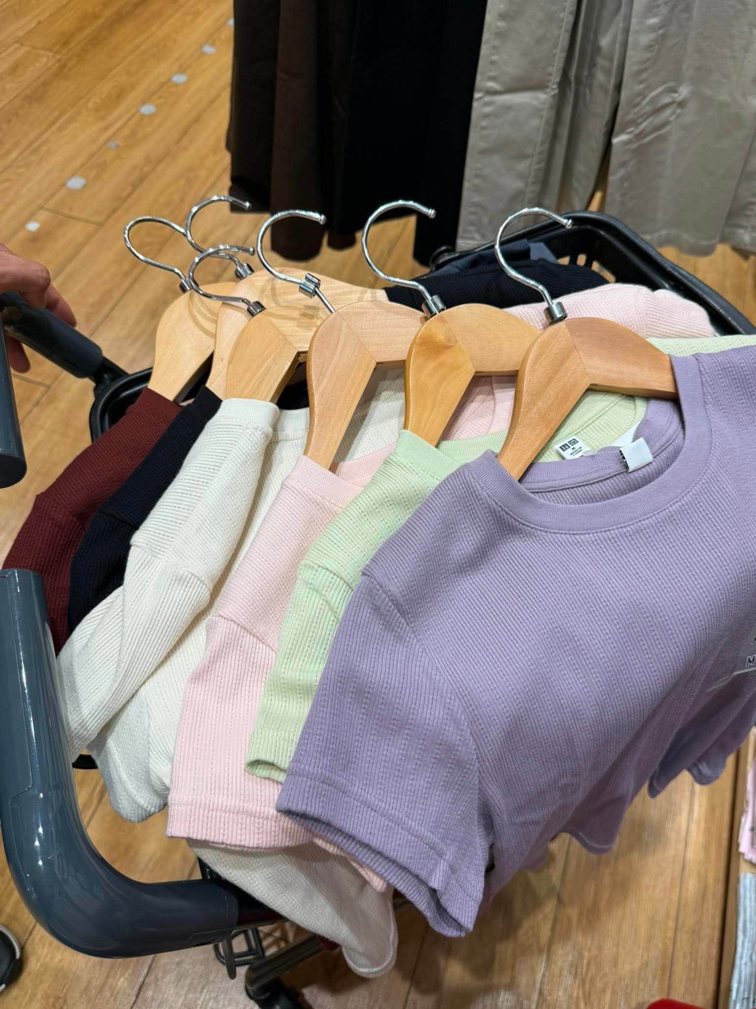 áo thun gân mini Uniqlo — ảnh chính