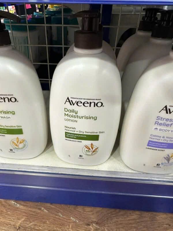 Sữa Dưỡng Thể dành cho da khô/nhạy cảm Aveeno Daily Moisturising Lotion 1L — ảnh chính